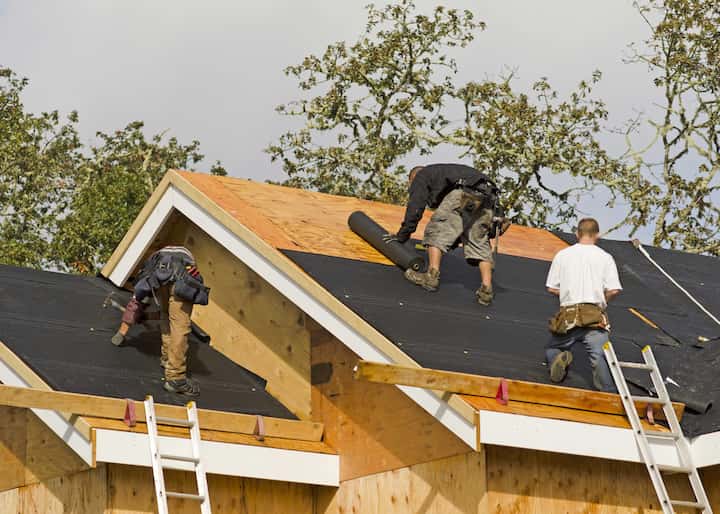 Professional roofers in Chicago